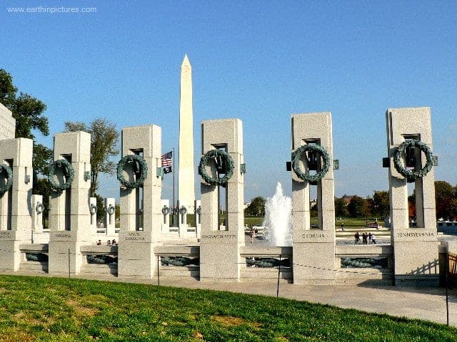 WWII Memorial and Washington Monument